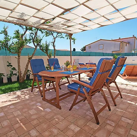 Apartment Family Friendly Apartments With A Swimming Pool Tribunj, Vodice - 4211