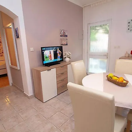 Apartamento Family Friendly With A Swimming Pool Tribunj, Vodice - 4211 Tribalj