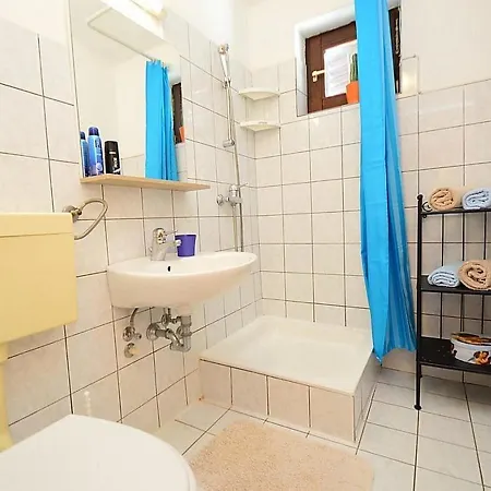 Apartamento Family Friendly With A Swimming Pool Tribunj, Vodice - 4211