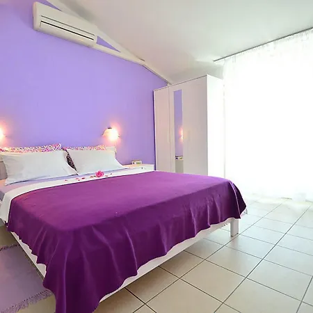 アパート Family Friendly With A Swimming Pool Tribunj, Vodice - 4211 *