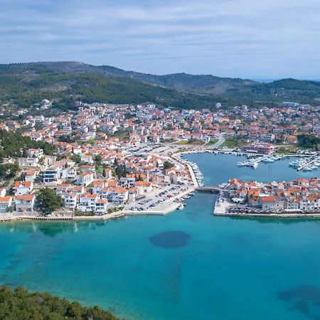 Family Friendly With A Swimming Pool Tribunj, Vodice - 4211 Apartamento Tribalj