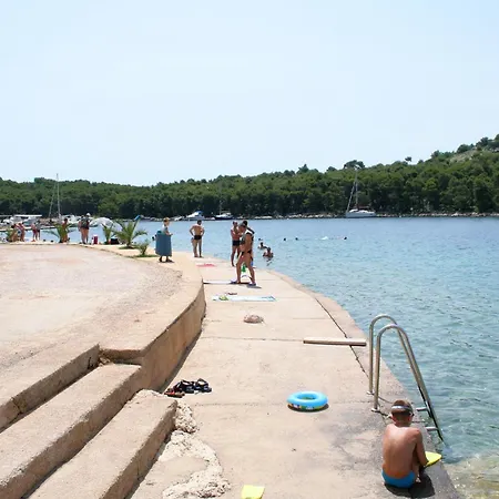 Family Friendly With A Swimming Pool Tribunj, Vodice - 4211 アパート *