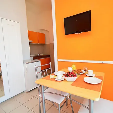 アパート Family Friendly With A Swimming Pool Tribunj, Vodice - 4211